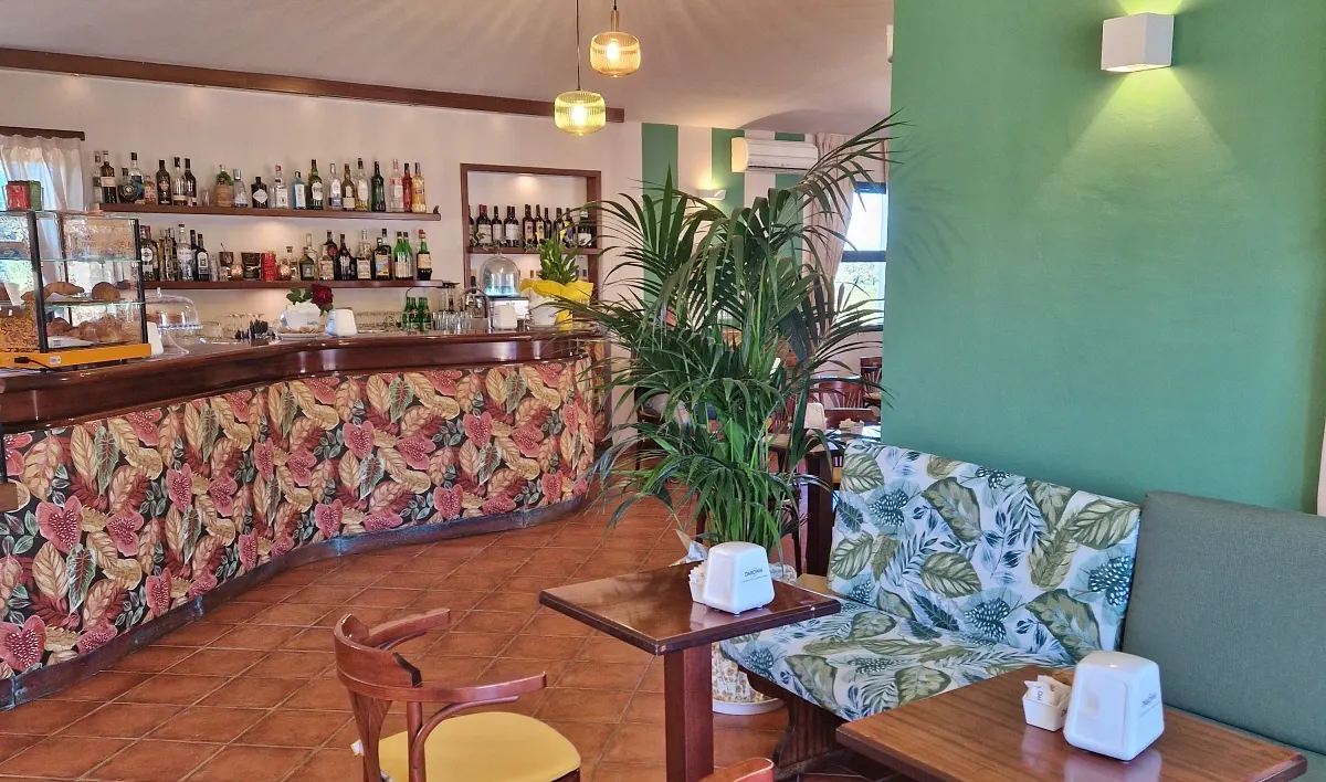 Un locale caldo e accogliente
